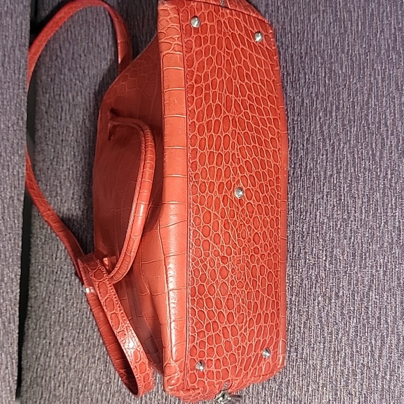 Elegant Red FURLA Crocodile-Embossed Handbag/Crossbody - Picture 14 of 16